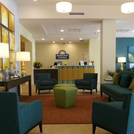 Days Inn & Suites By Wyndham Belmont Bagian luar foto